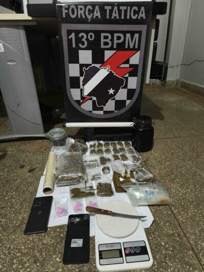 Imagem da notícia PM de Paranaíba apreende grande quantidade de drogas e prende três por tráfico